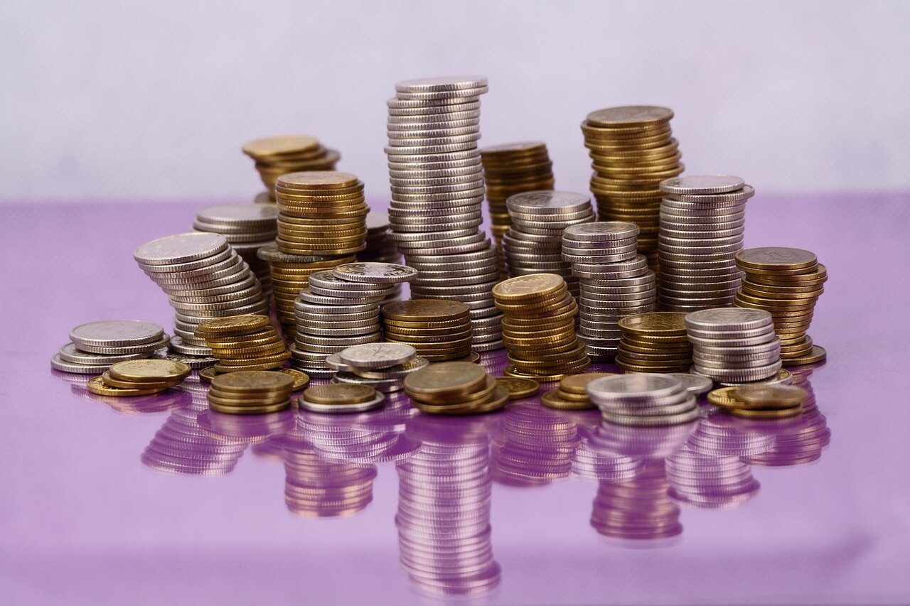 A financial advisor explaining the potential impacts of changes to cash Isa limits to a client in a consultation setting