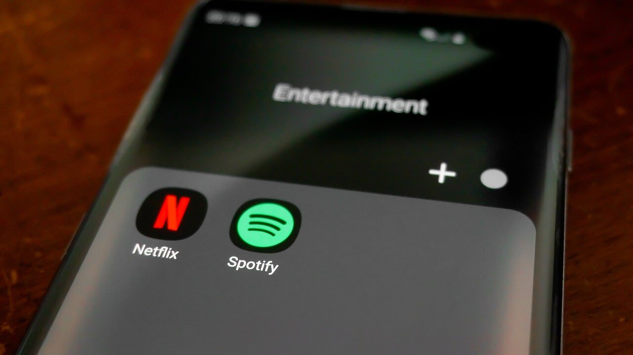 A survey graphic revealing that 60% of streaming service users are open to paying more for enhanced features and content