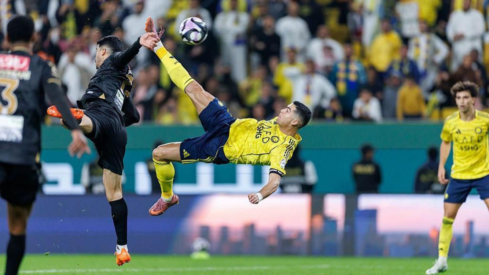 Watch Ronaldo score stunning overhead kick during recent match