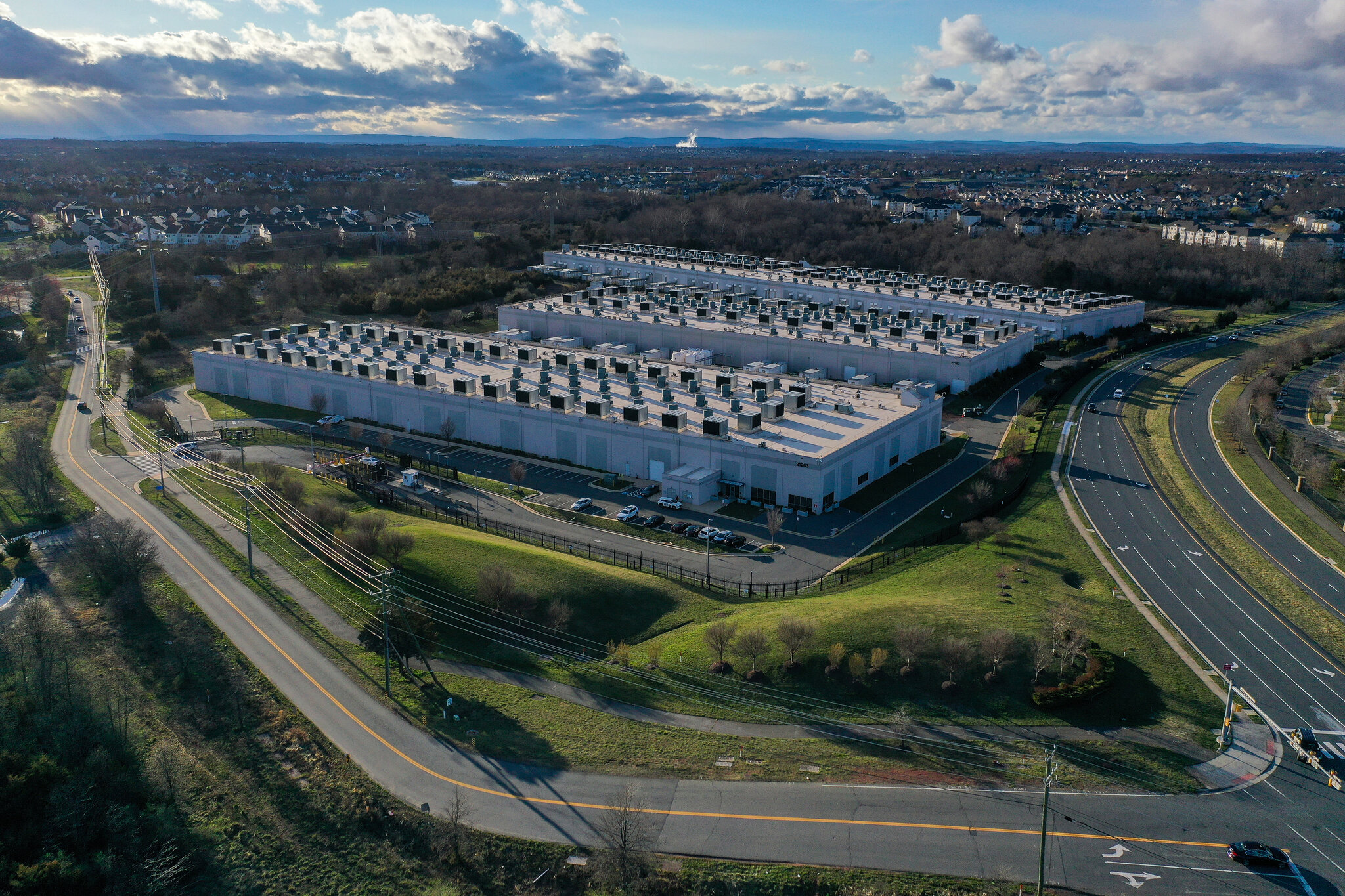 Senators Investigate Role of A.I. Data Centers in Rising Electricity Costs