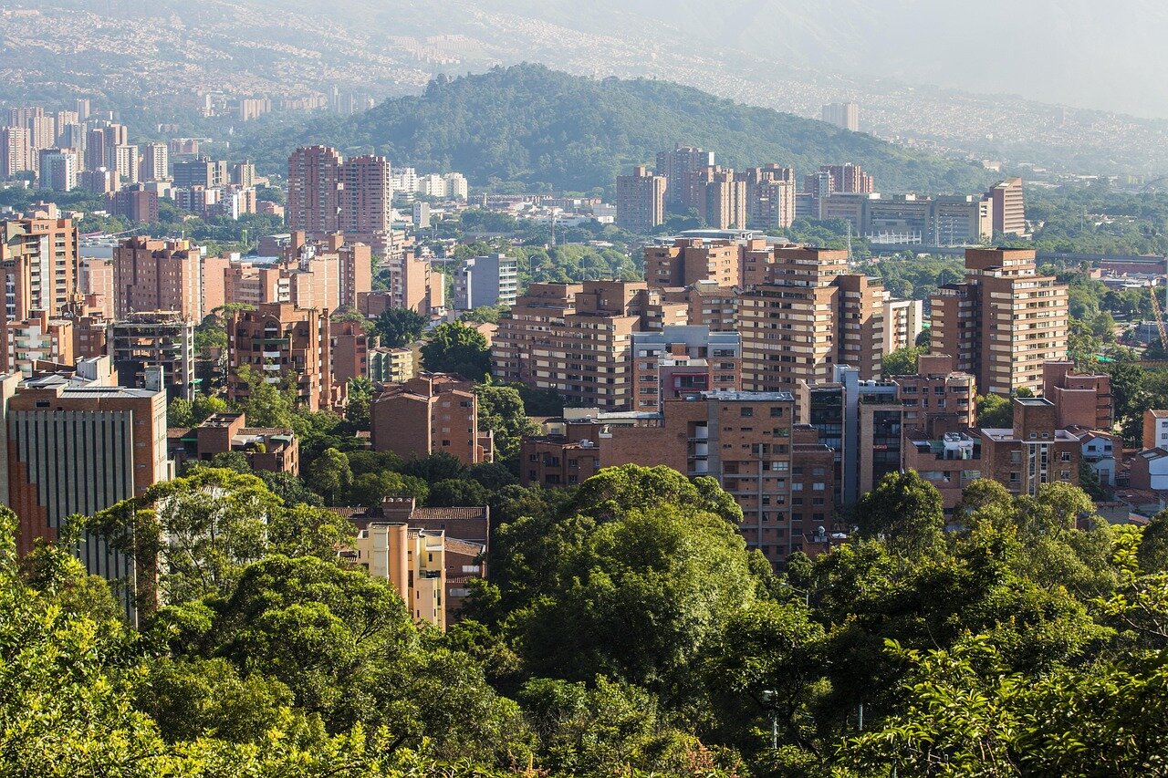 A visual representation of Colombia's political landscape, highlighting the contrasting visions of proTrump candidates and those aligned with the outgoing administration's policies