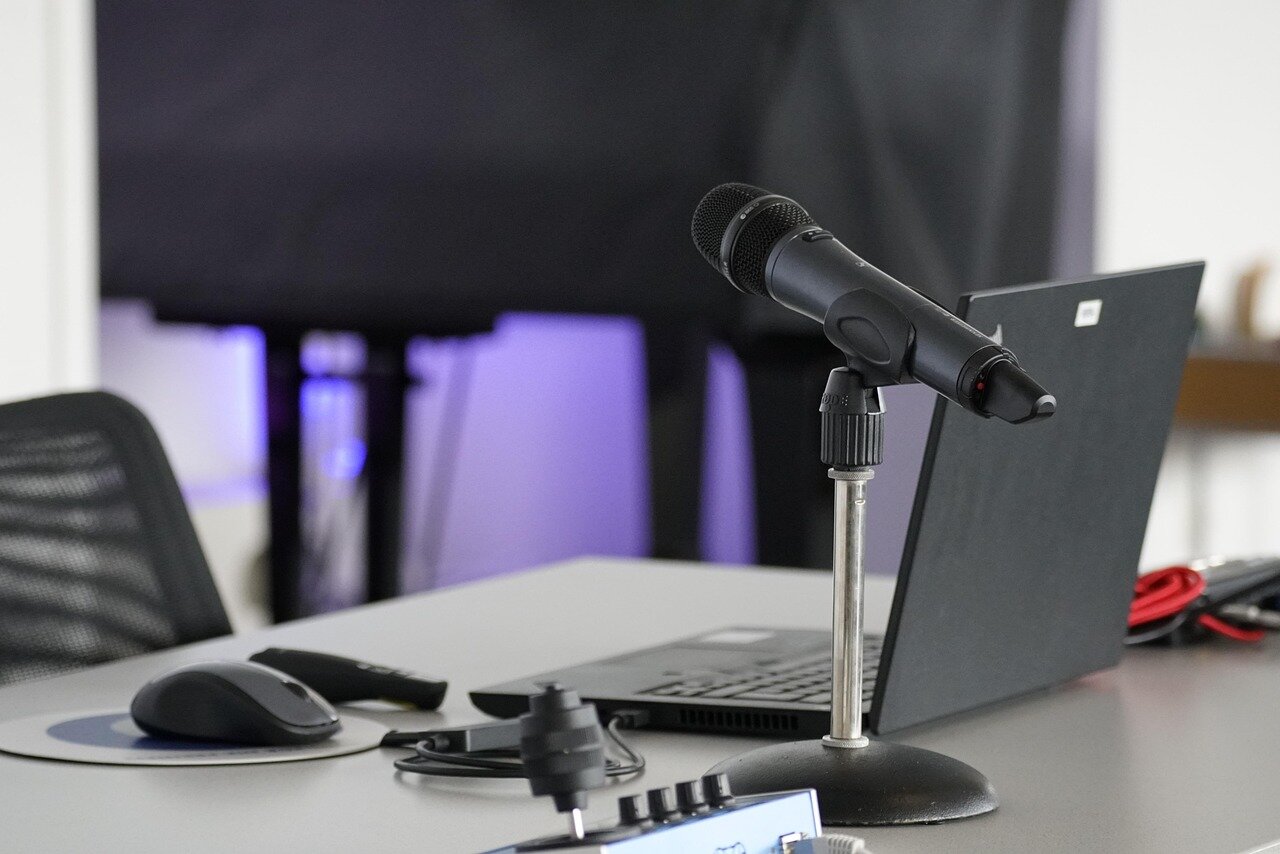 A chart illustrating the rapid growth of the podcasting industry, emphasizing its impact on media consumption habits in recent years